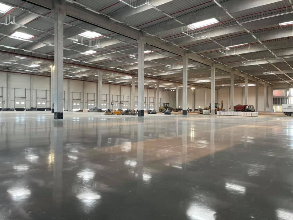 Pardoseala industriala finisata cu cuart