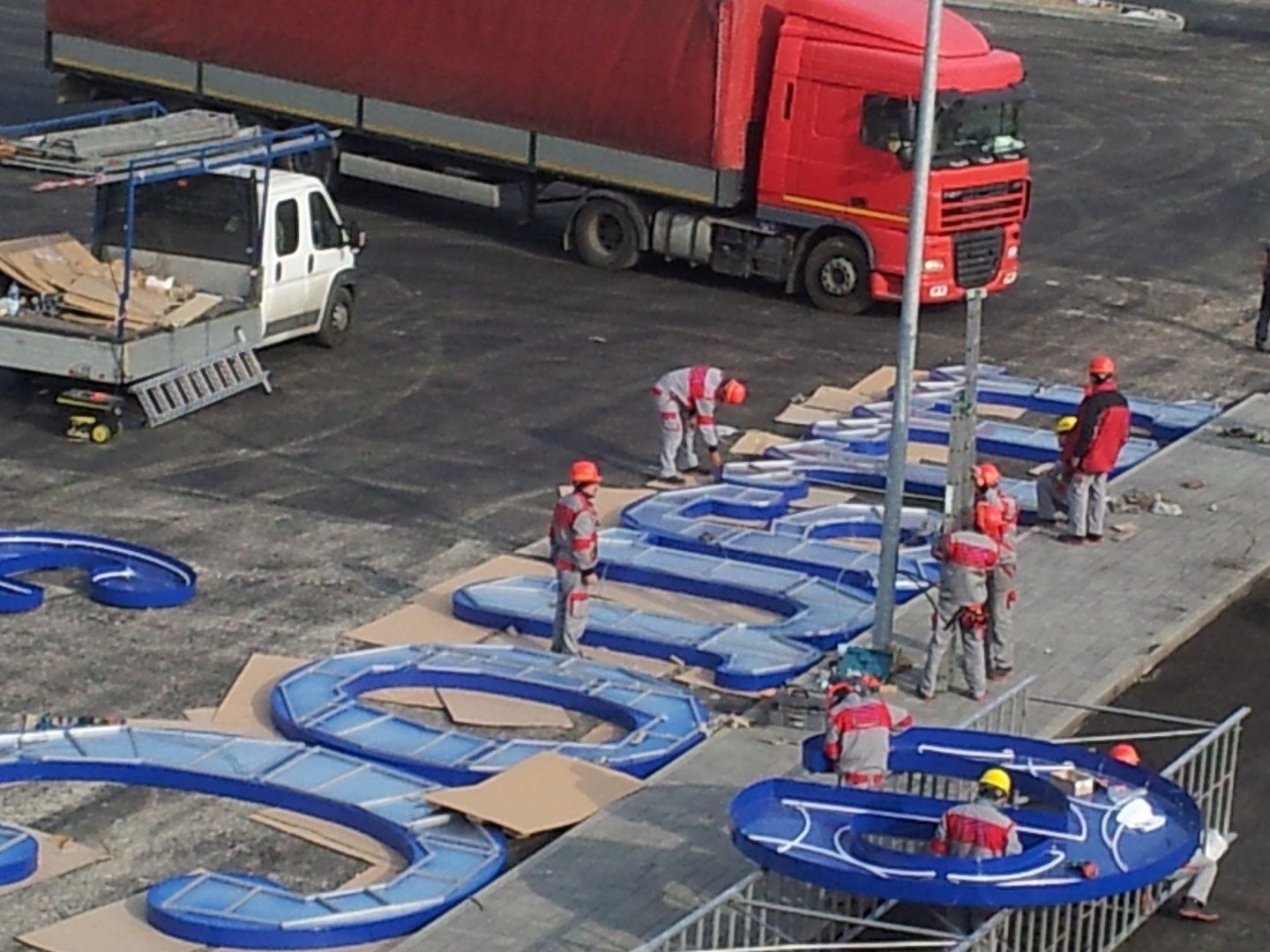 INDIGO - Litere volumetrice Carrefour