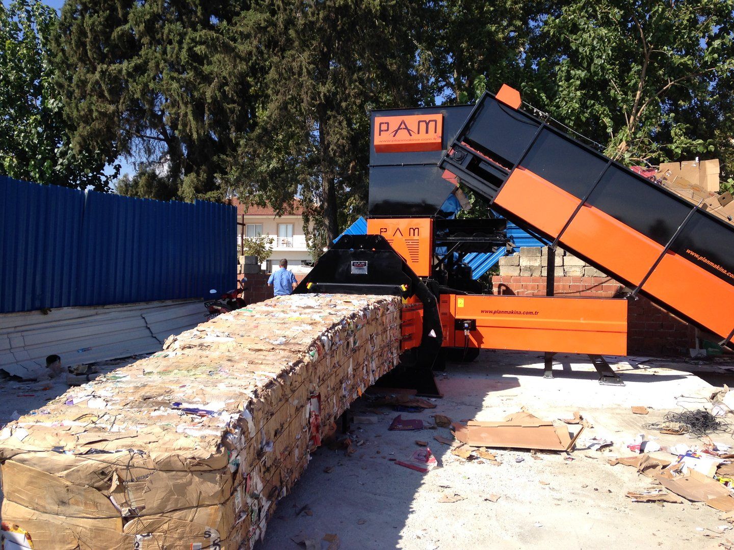 Prese automate de balotat deseuri